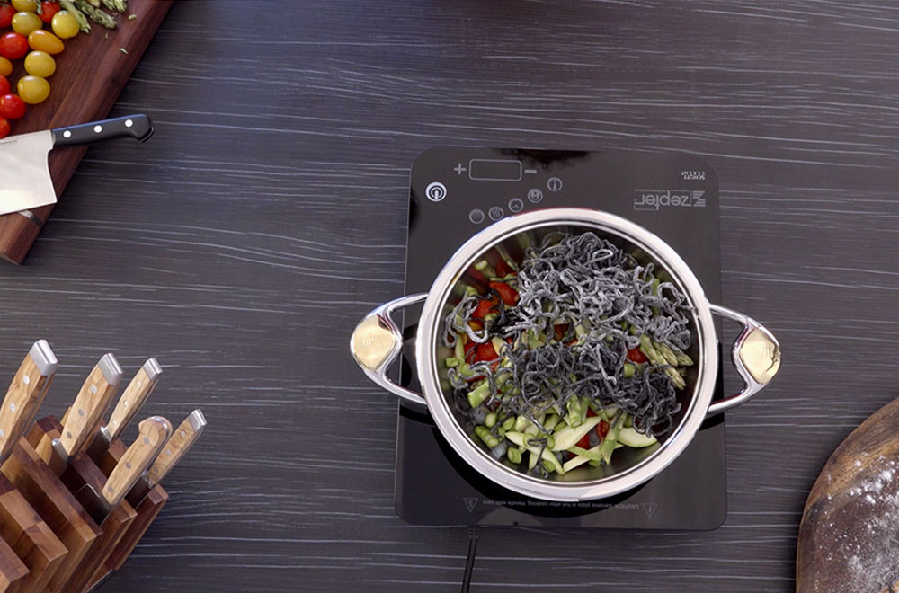 Black-Linguini-with-Shrimp-in-Zepter-Cookware.jpg Black-Linguini-with-Shrimp-in-Zepter-Cookware.jpg
