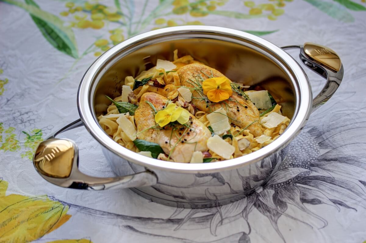 Creamy-Chicken-Cumin-Pasta-in-Zepter-Z-1615-saucepan.jpg Creamy-Chicken-Cumin-Pasta-in-Zepter-Z-1615-saucepan.jpg